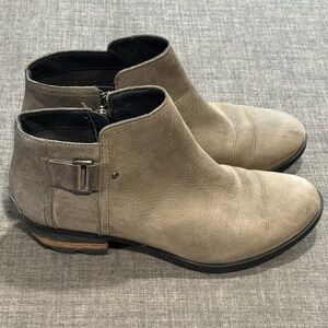 Sorel Women's Cate Gray Leather Ankle Boot